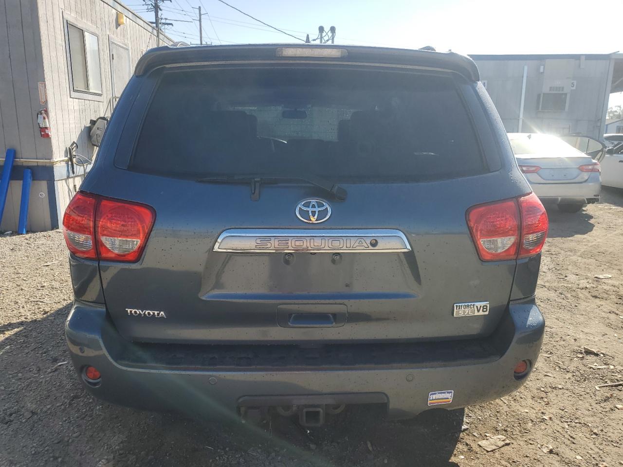 TOYOTA SEQUOIA PLATINUM