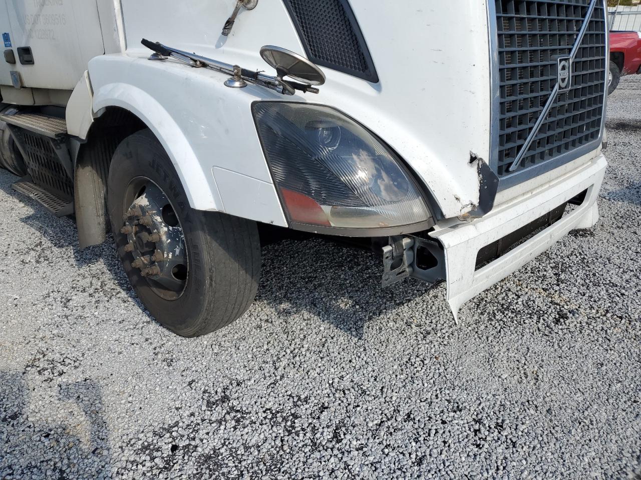 Lot #3282402262 2012 VOLVO VN VNL