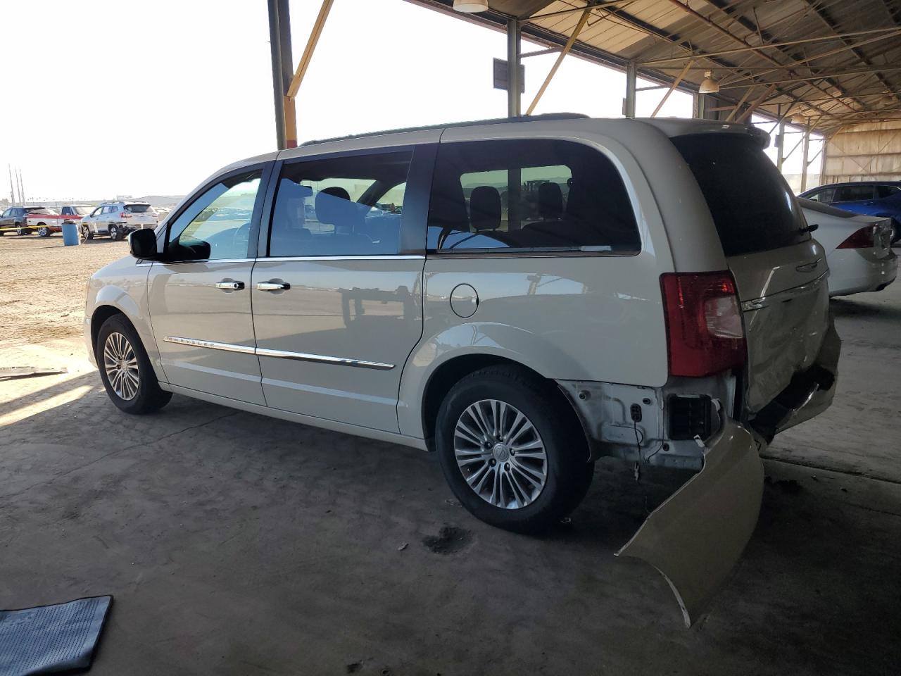 CHRYSLER TOWN & COUNTRY TOURING L