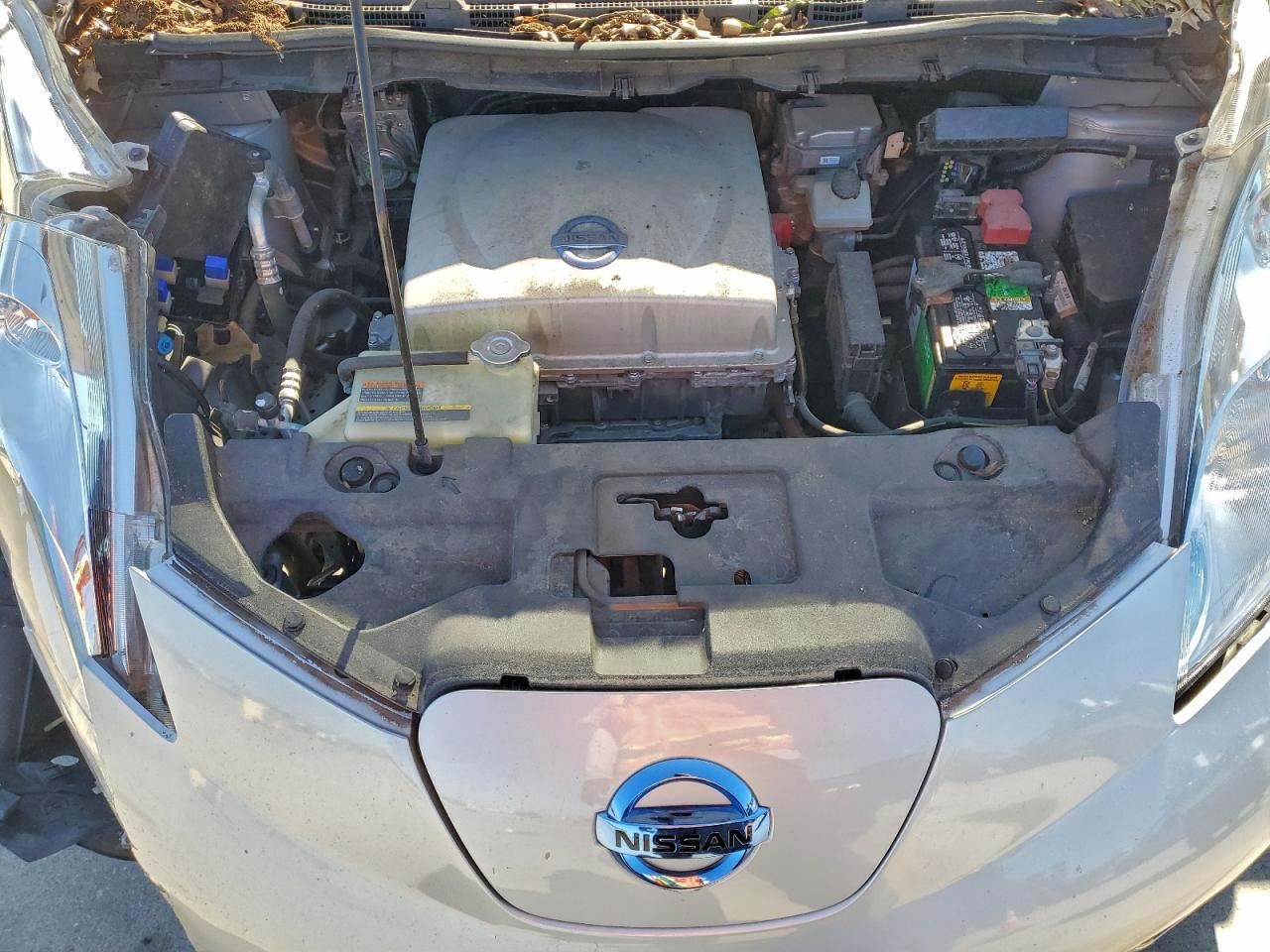 NISSAN LEAF S