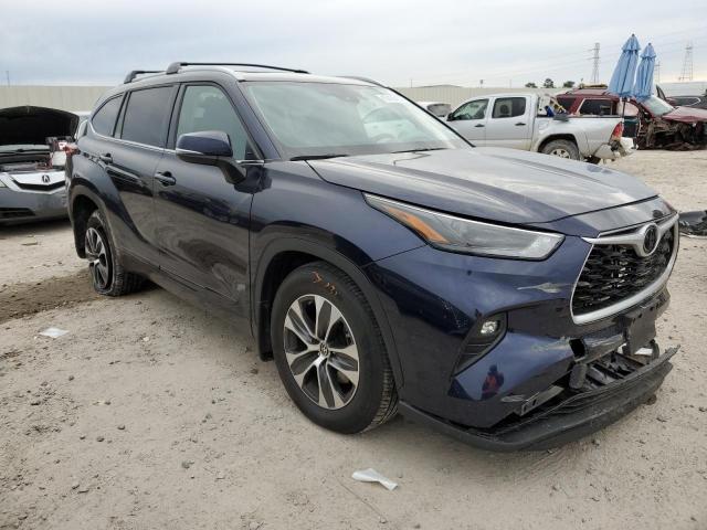 VIN 5TDGZRAH5NS546827 2022 Toyota Highlander, Xle no.4