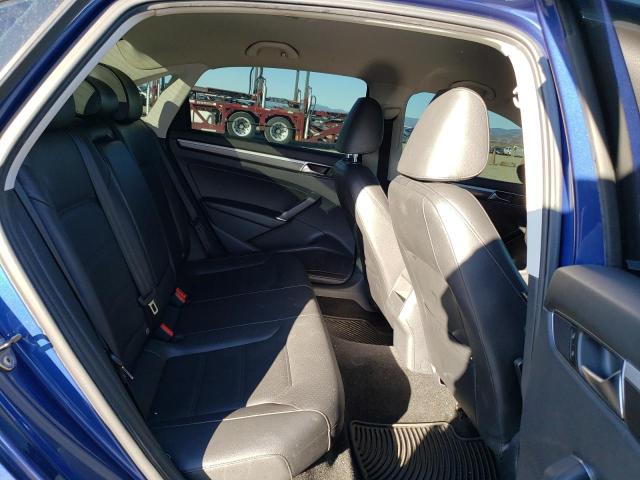 2017 VOLKSWAGEN PASSAT R-L - 1VWDT7A30HC015079