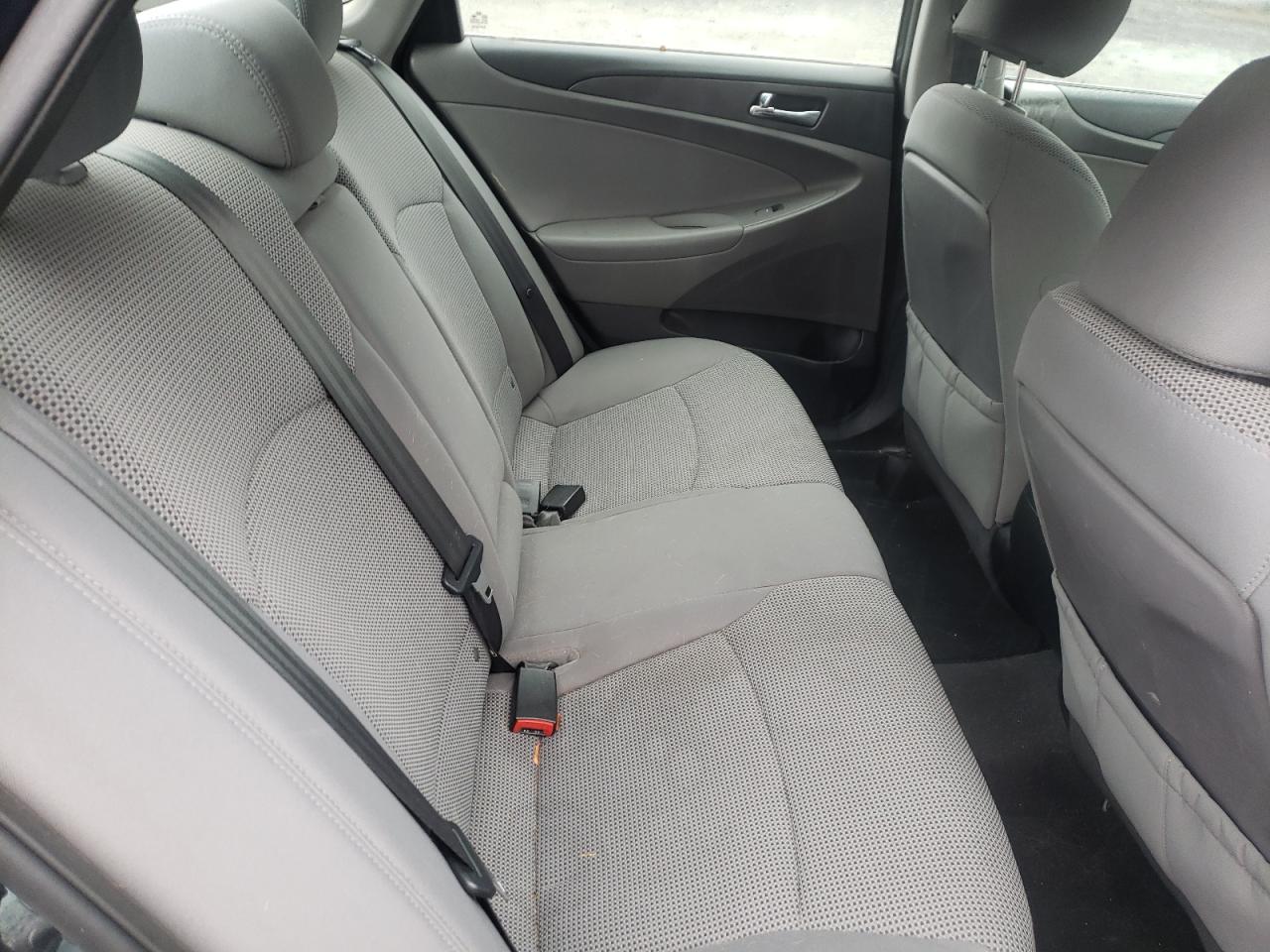 5NPEB4AC0DH564028 2013 Hyundai Sonata Gls