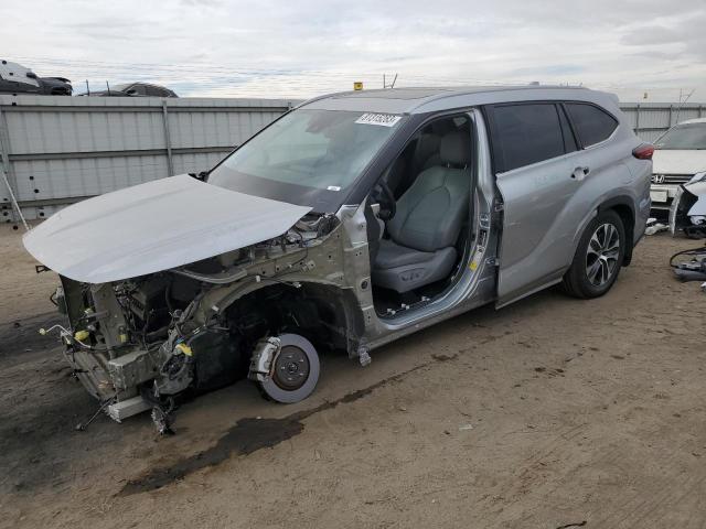 VIN 5TDHZRAH8NS132512 2022 Toyota Highlander, Xle no.1