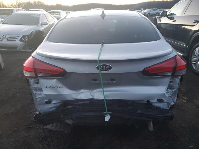 3KPFK4A74JE227918 | 2018 KIA FORTE LX