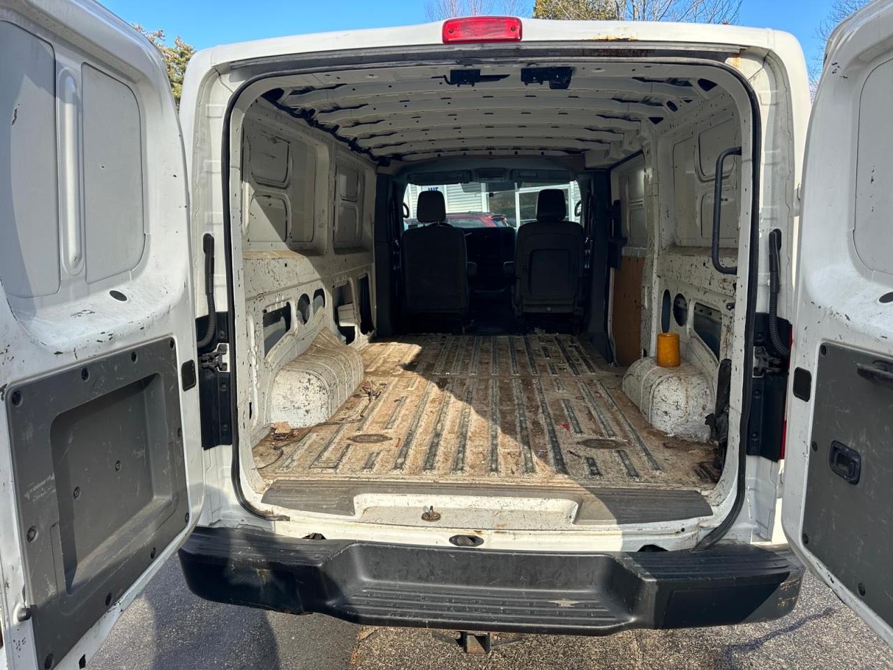 1N6BF0KM6GN812811 NISSAN NV 2016