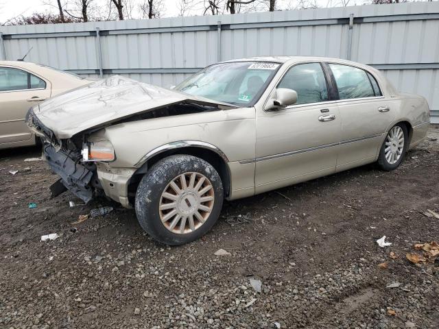 2005 Lincoln Town Car Signature