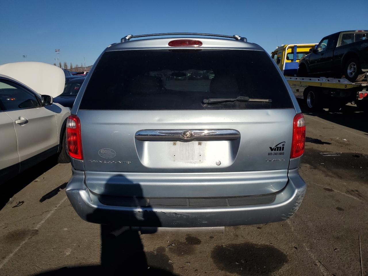 2C8GP64L74R566779 2004 Chrysler Town & Country Limited