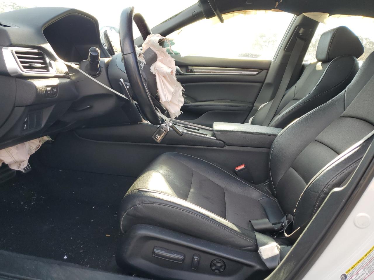 1HGCV1F33KA047933 HONDA ACCORD 2019