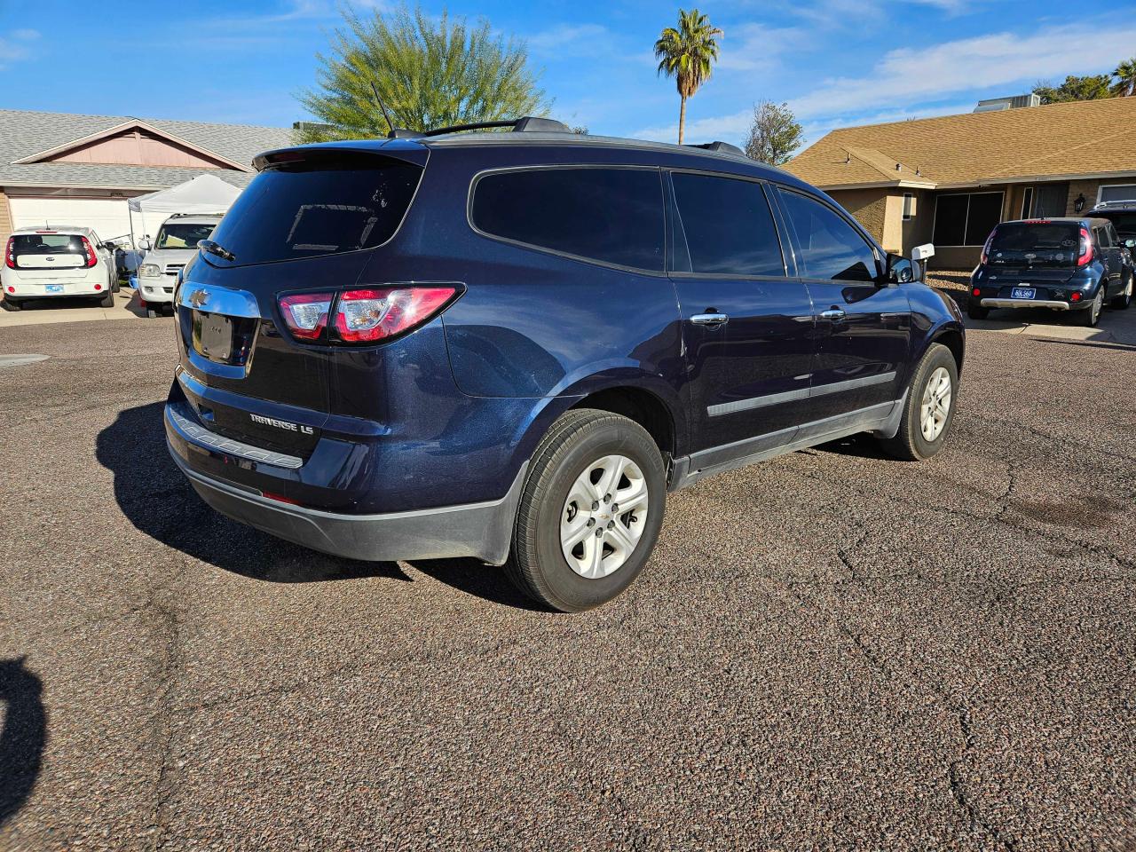 1GNKRFED4GJ269014 2016 Chevrolet Traverse Ls