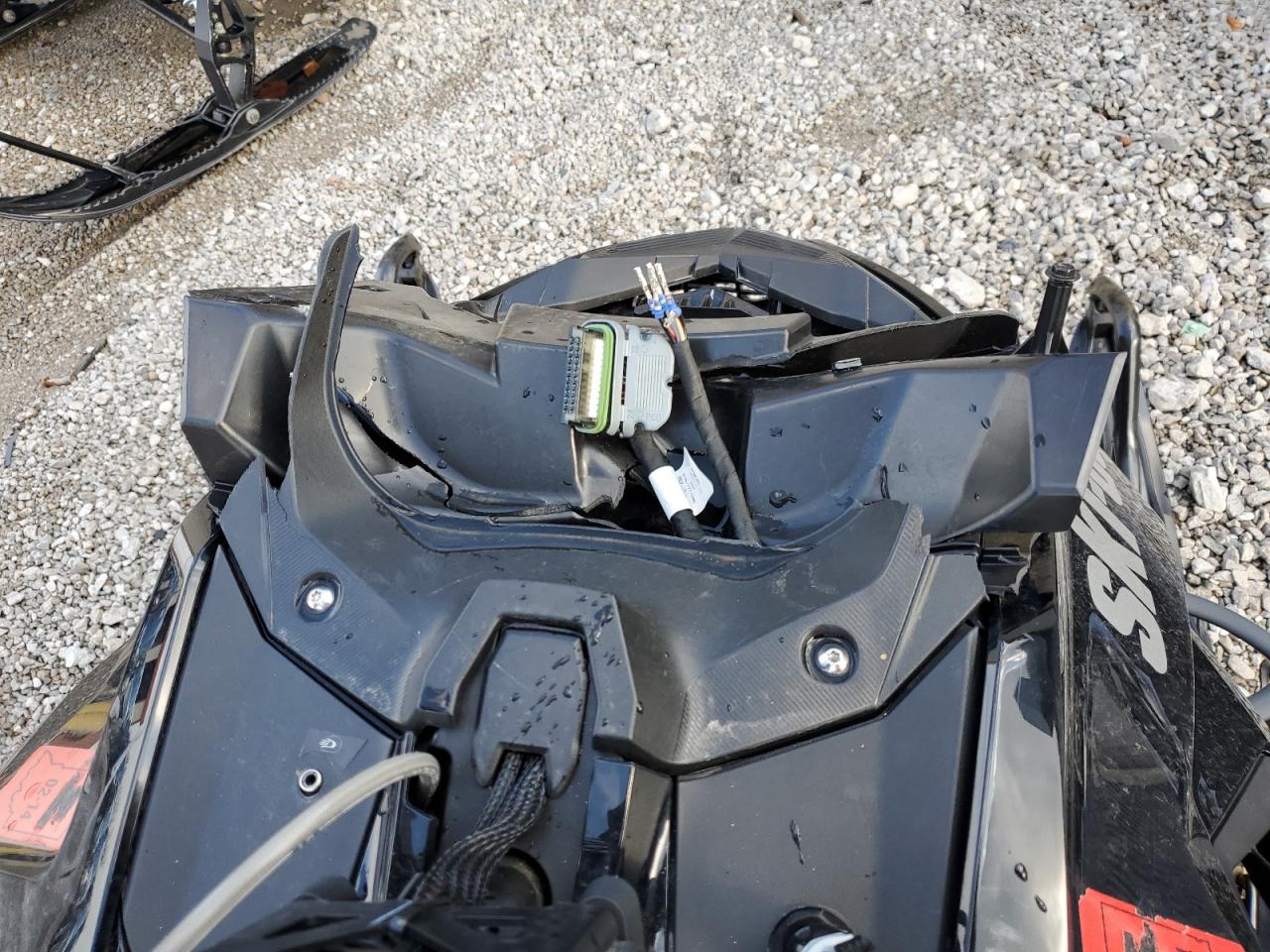 2BPSUTGC5GV000064 SKI DOO SNOWMOBILE 2016