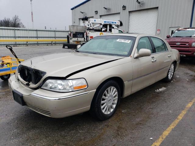 2005 Lincoln Town Car Signature Limited