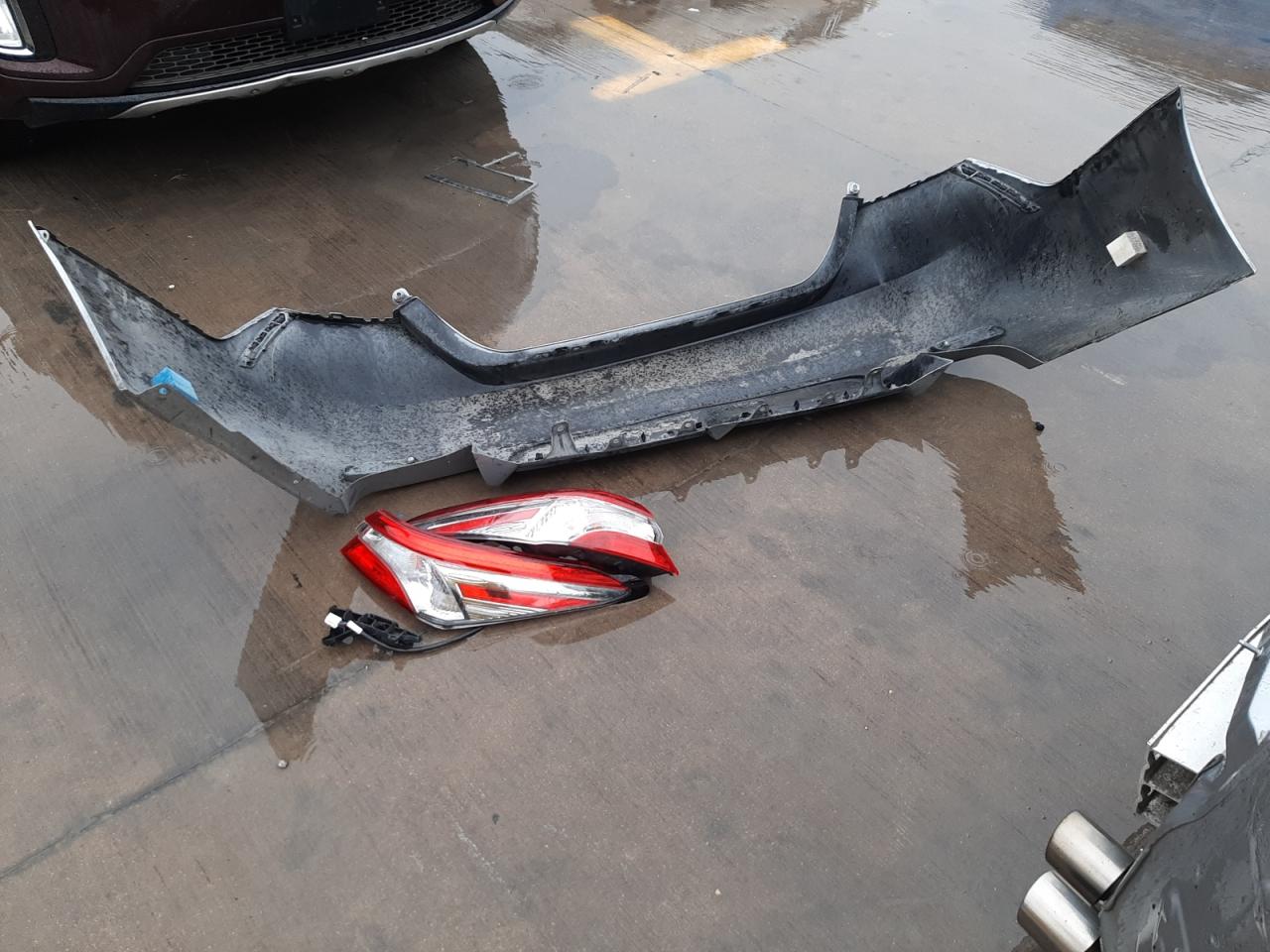 4T1B11HK5KU719012 TOYOTA CAMRY 2019