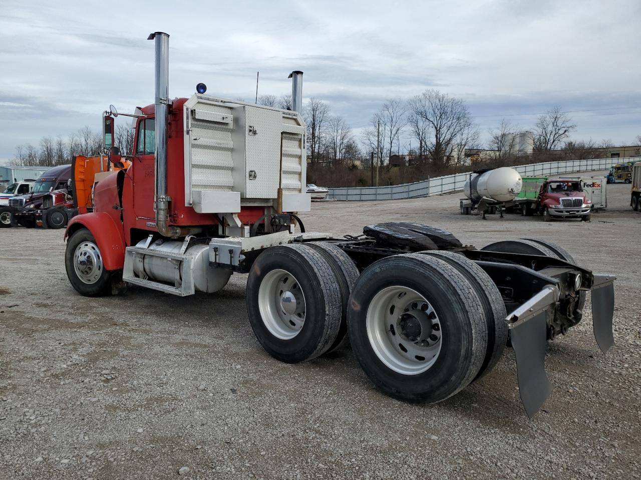 Lot #3290266244 1998 FREIGHTLINER CONVENTION