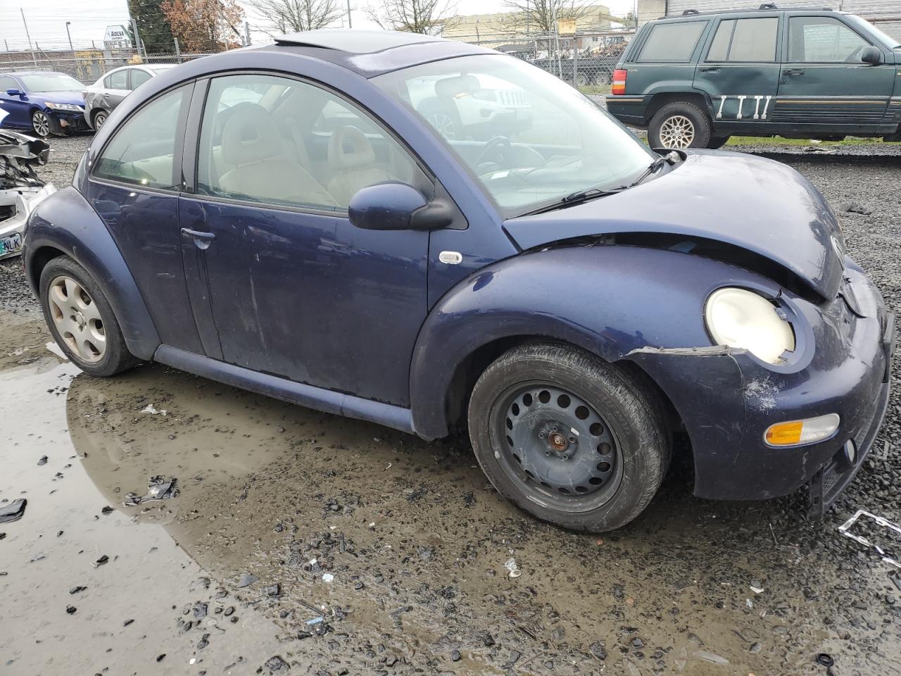 Lot #2843166083 2002 VOLKSWAGEN NEW BEETLE