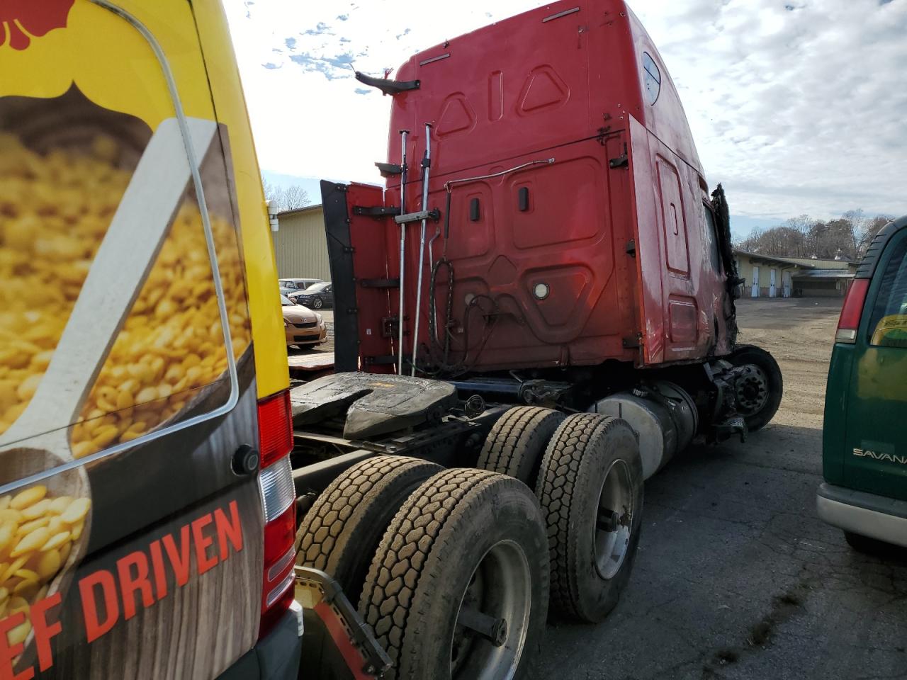 Lot #2976143504 2020 FREIGHTLINER CASCADIA 1