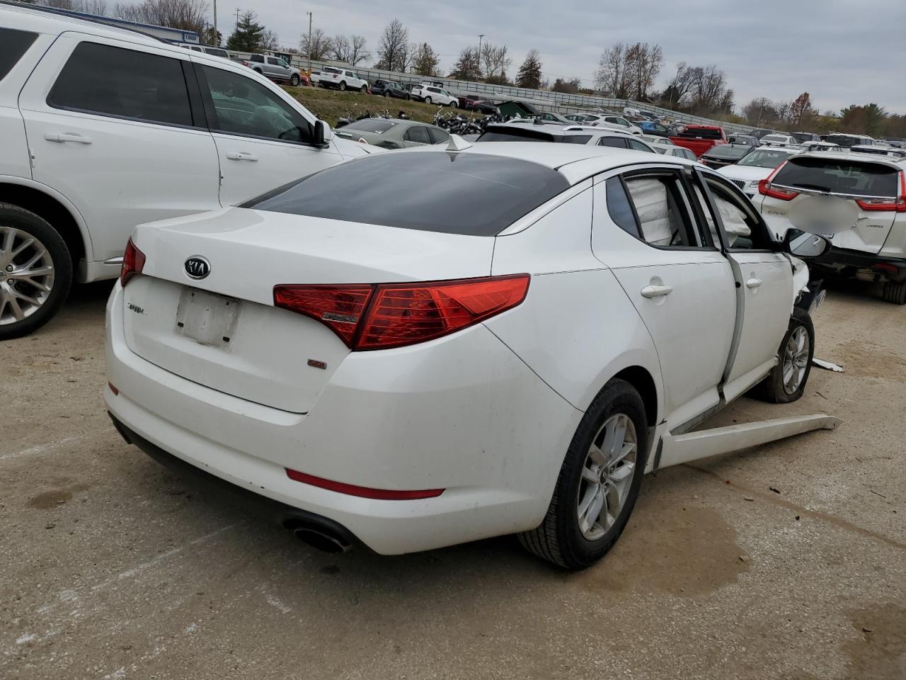 KNAGM4A71B5073175 2011 Kia Optima Lx