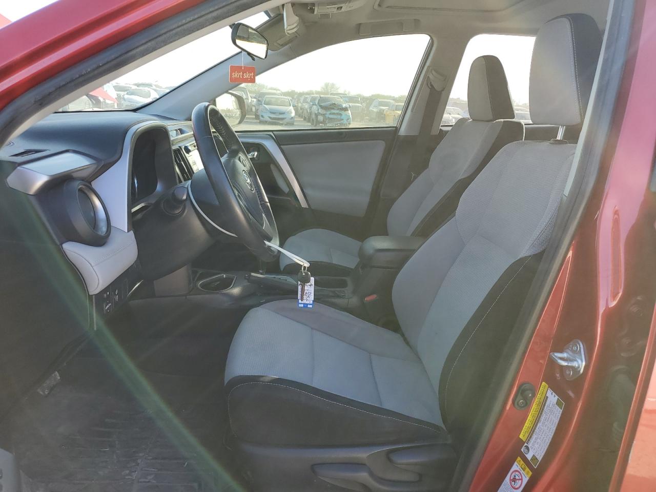 JTMWFREV8GJ086065 TOYOTA RAV4 2016