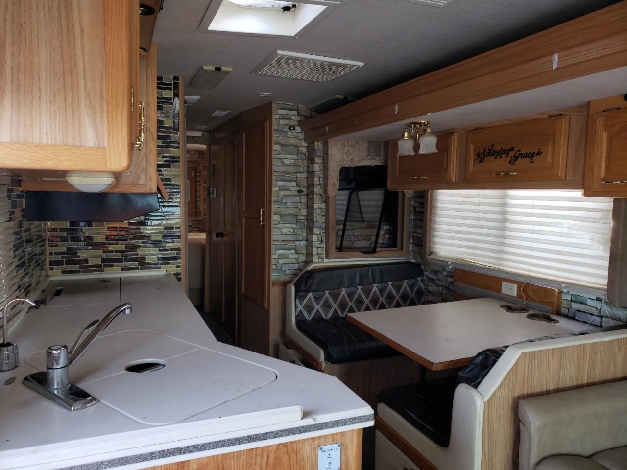 3FCNF53S7YJA10159 2000 Ford F550 Super Duty Stripped Chassis