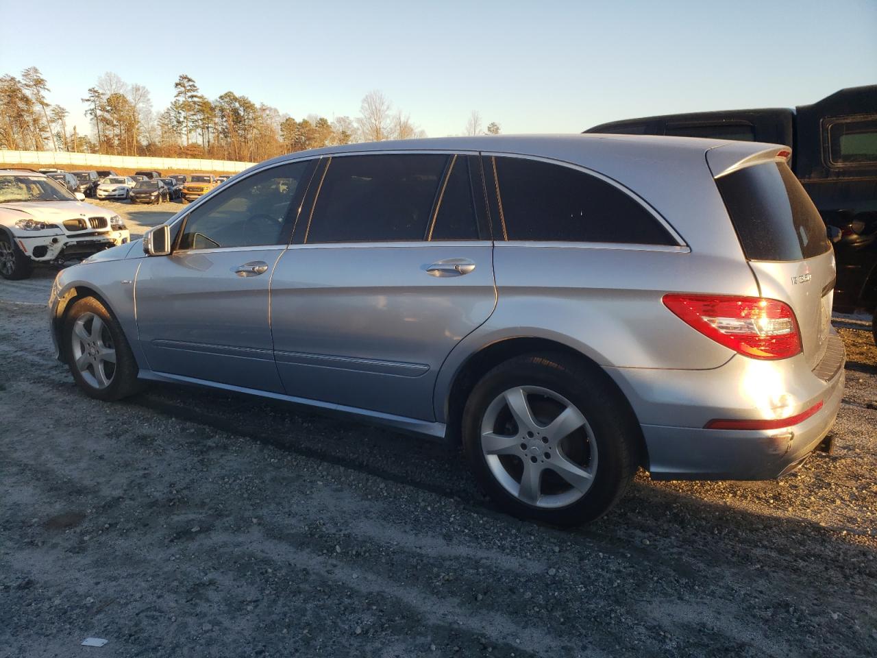 4JGCB2FEXBA113890 2011 Mercedes-Benz R 350 Bluetec