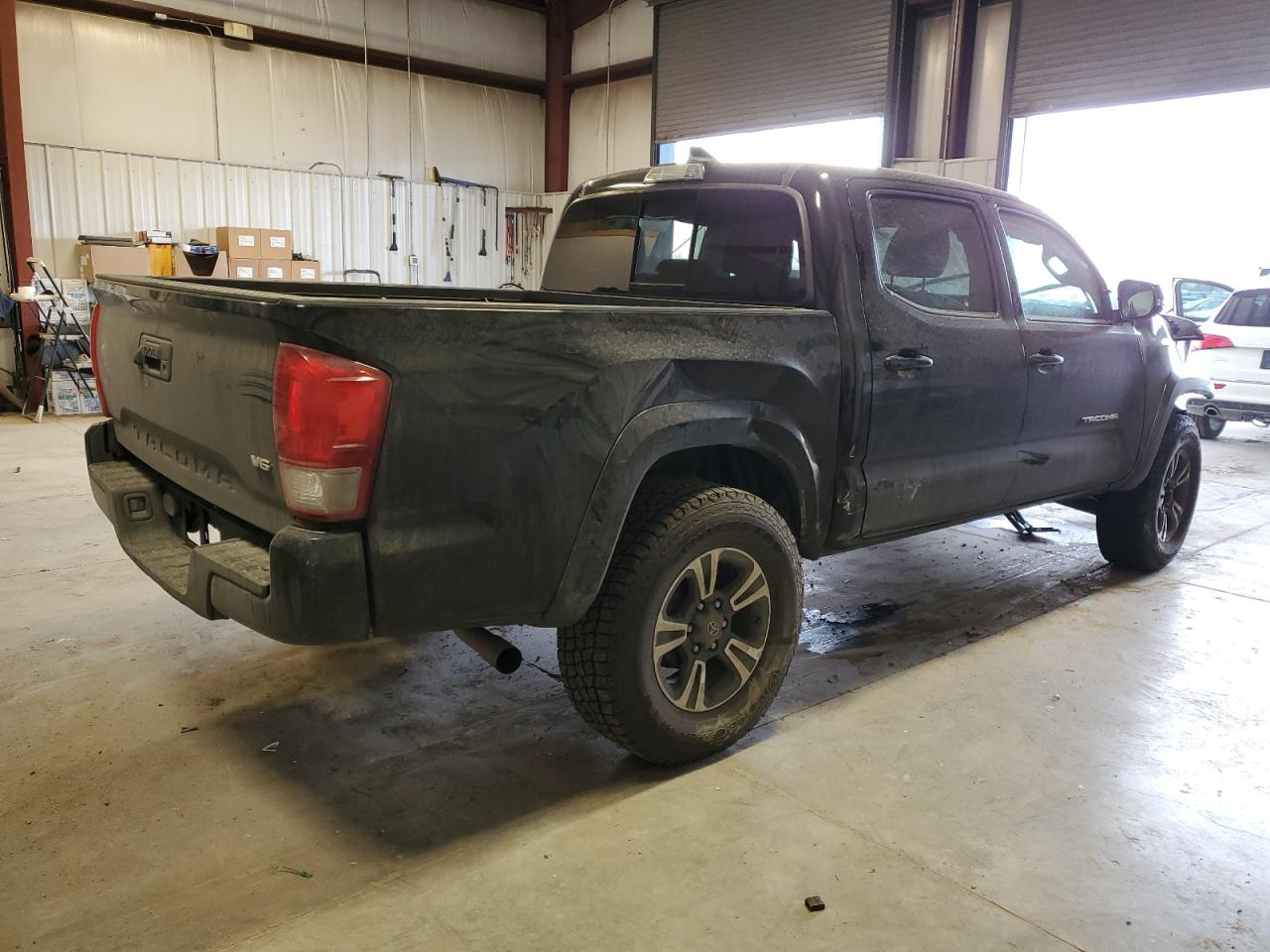 5TFCZ5AN1HX070894 TOYOTA TACOMA 2017