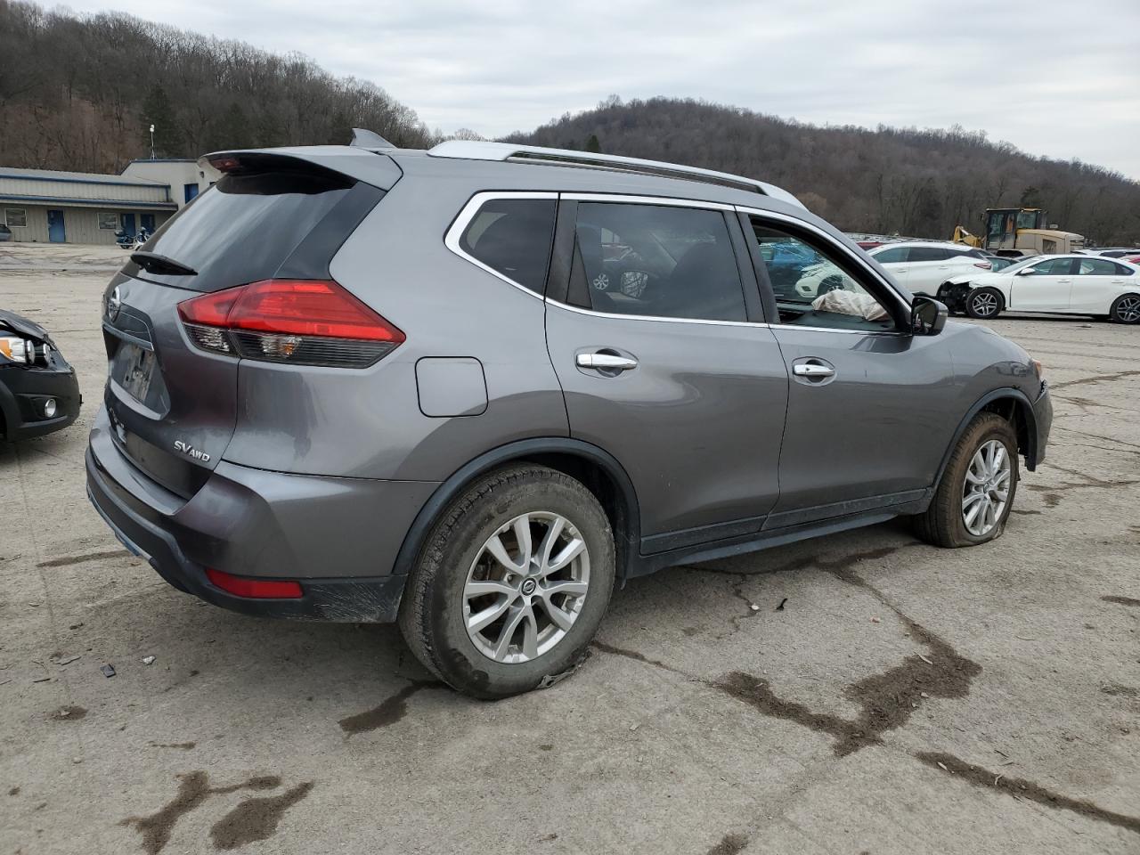 2017 NISSAN ROGUE S 2.5L  4(VIN: KNMAT2MV3HP567559