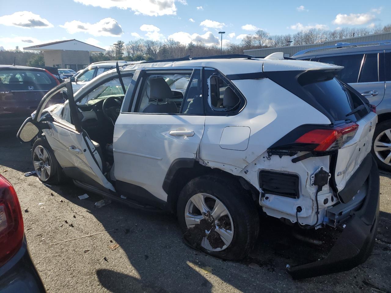 2019 Toyota Rav4 Xle vin: JTMP1RFV8KJ007536