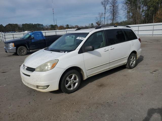 2004 Toyota Sienna CE