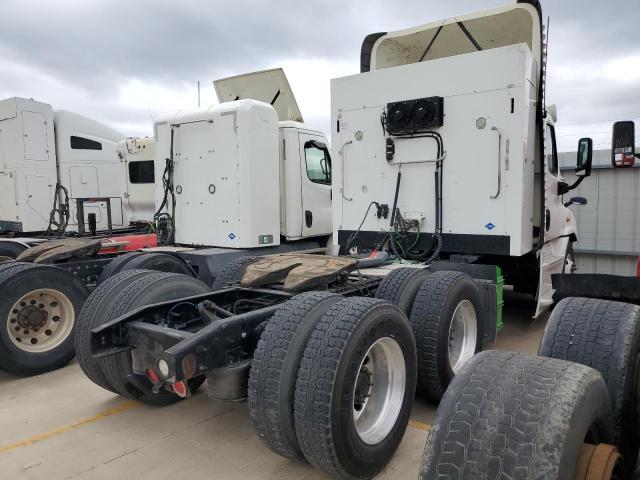 Lot #2313908439 2015 FREIGHTLINER CASCAIA113 salvage car