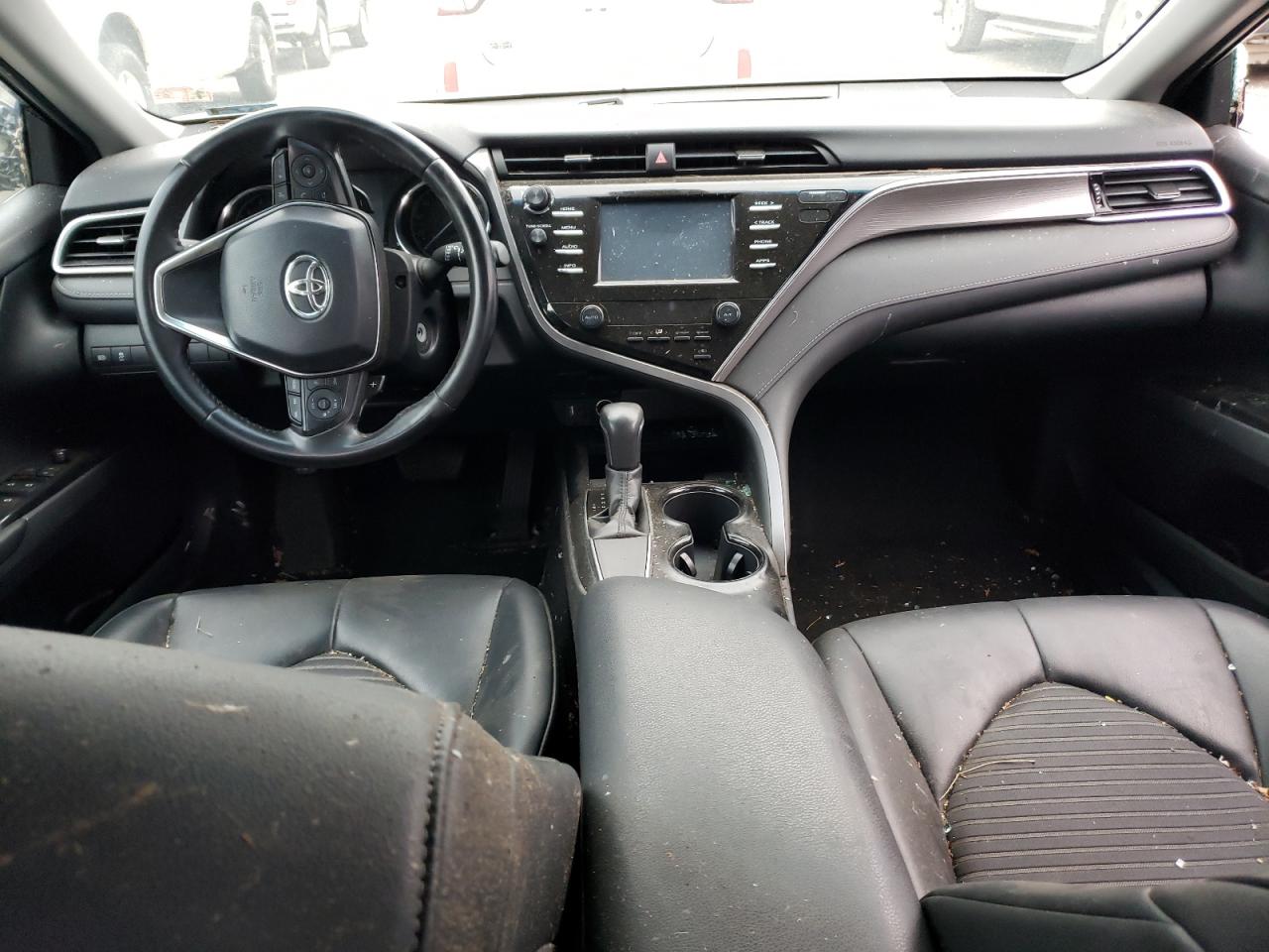 4T1B11HK2JU071983 TOYOTA CAMRY 2018