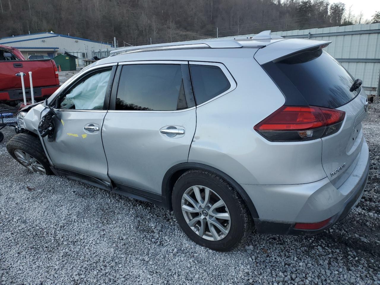KNMAT2MV6HP563148 NISSAN ROGUE 2017