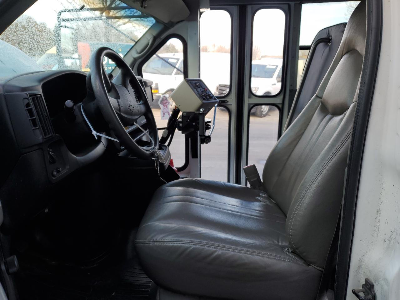 1GBHG31V741153005 2004 Chevrolet Express G3500 1GBHG31V741153005 2004 Chevrolet Express G3500