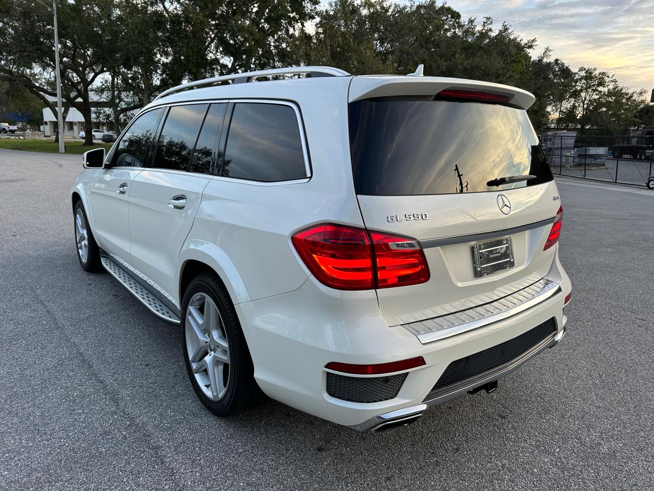 4JGDF7DE7FA529183 2015 Mercedes-Benz Gl 550 4Matic