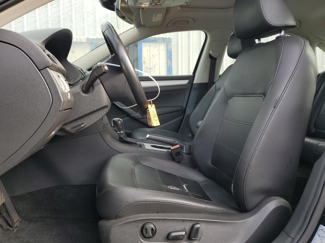 1VWBP7A33DC034957 2013 Volkswagen Passat Se