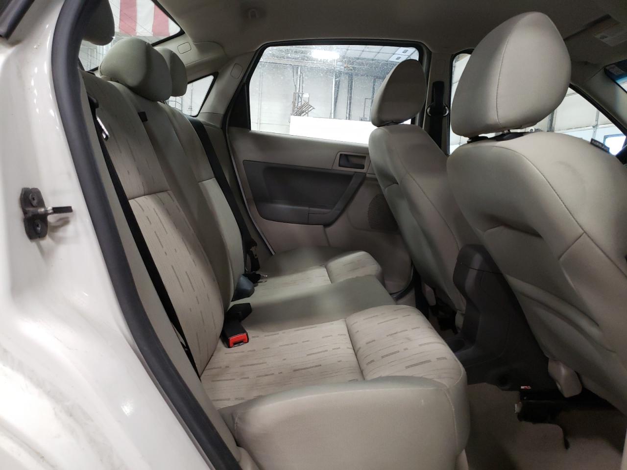 1FAHP3FNXAW105989 2010 Ford Focus Se