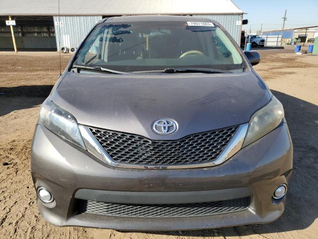 2011 Toyota Sienna - Image 5