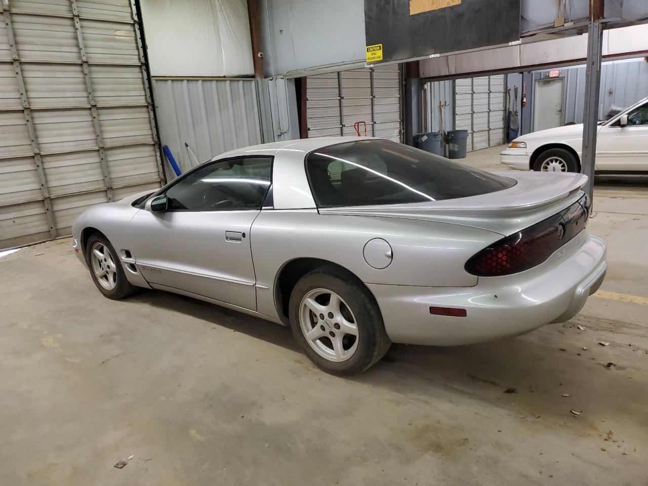 2G2FS22K822131326 2002 Pontiac Firebird