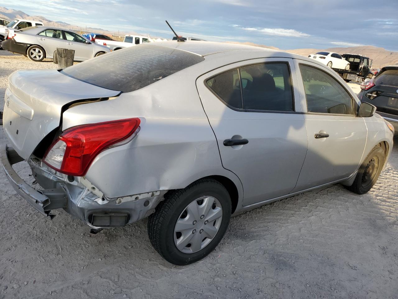 3N1CN7AP3HL822022 NISSAN VERSA 2017