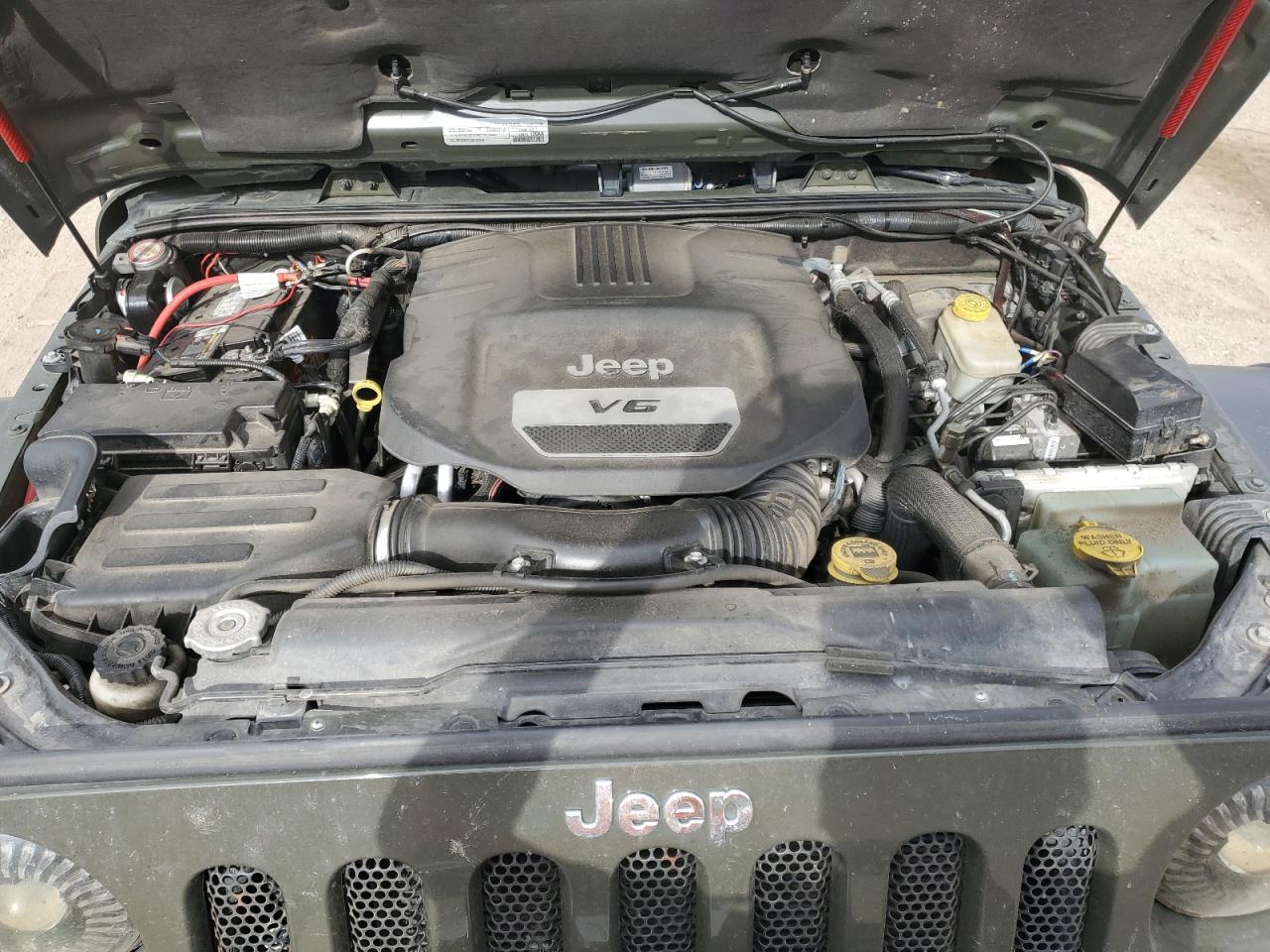 1c4bjweg0fl708870 1C4BJWEG0FL708870 2015 Jeep Wrangler Unlimited Sahara