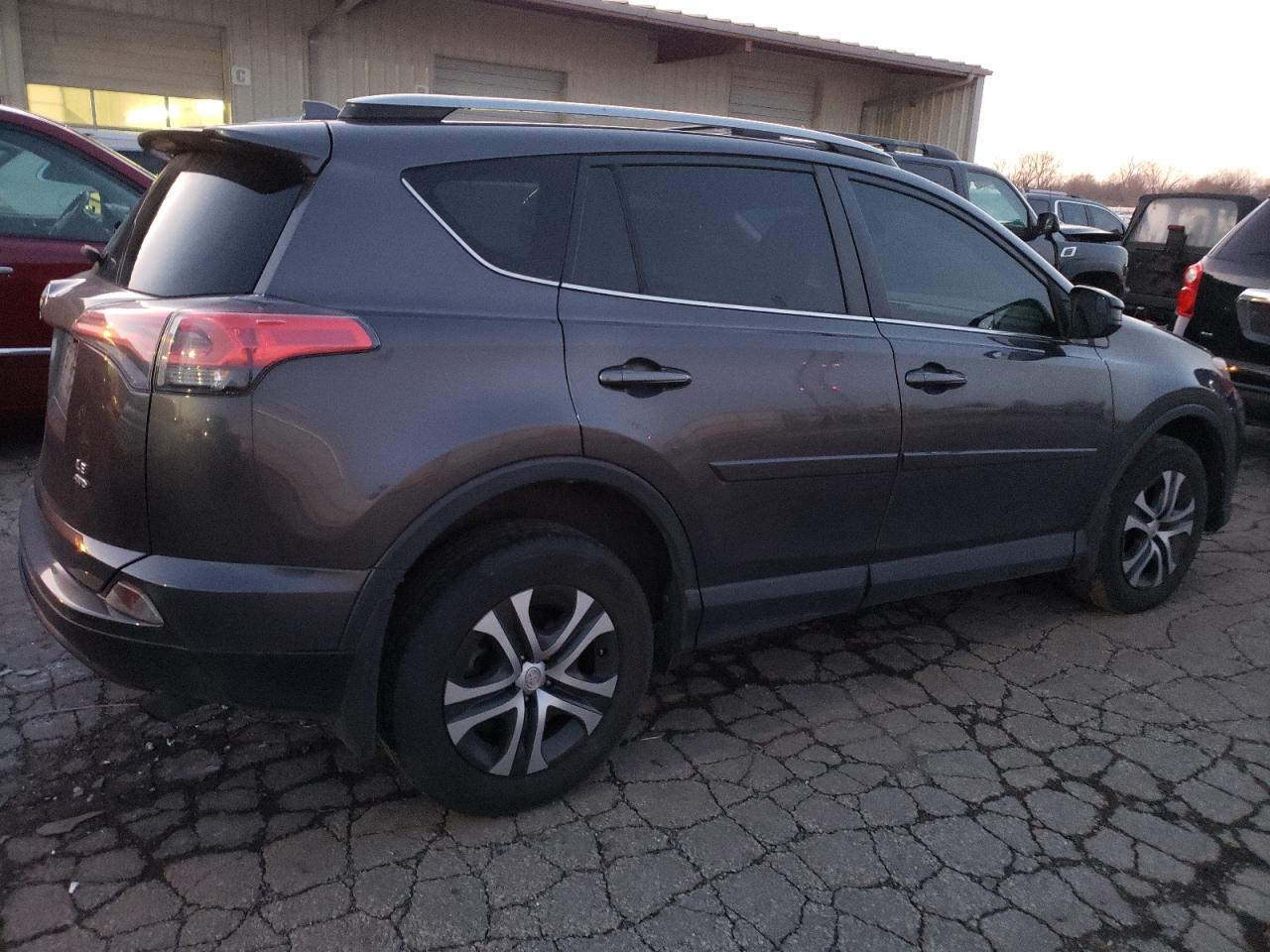 JTMBFREV8HJ166479 TOYOTA RAV4 2017