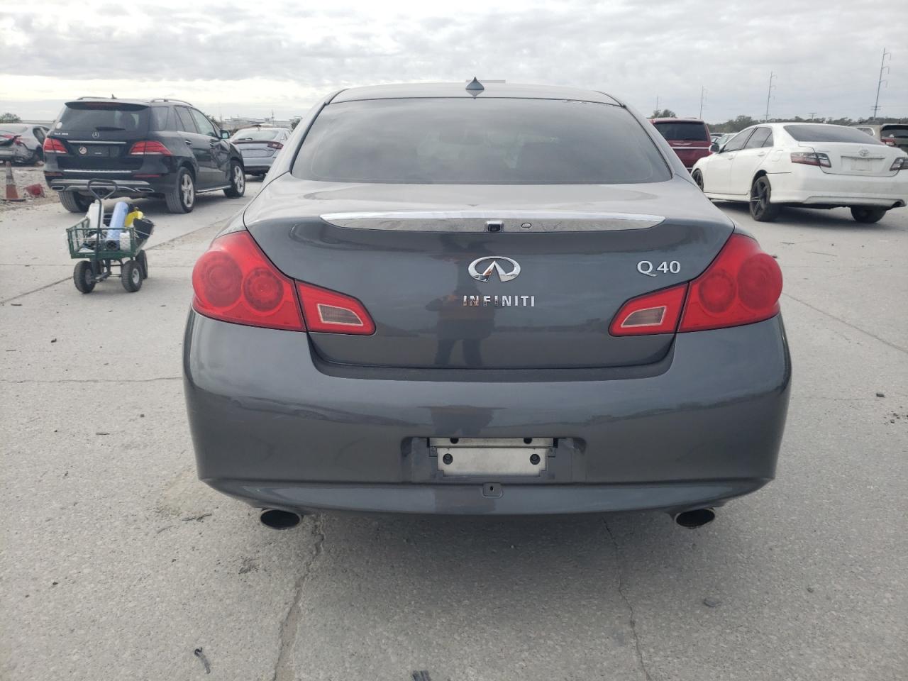 JN1CV6AP0FM500886 2015 Infiniti Q40