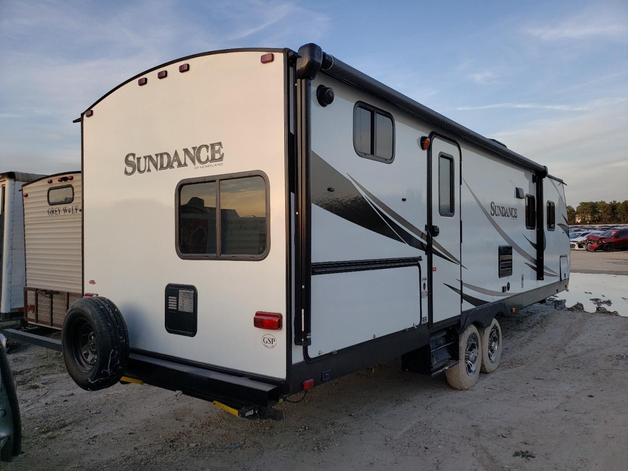 5SFNB3228JE365169 HEART LAND SUNDANCE 2018