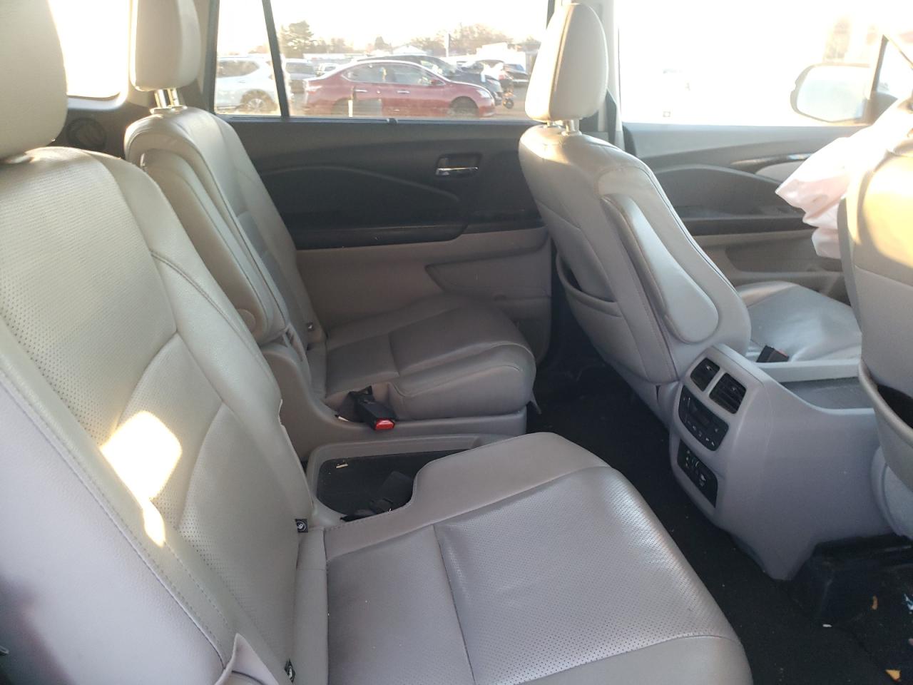 5FNYF6H05GB110904 HONDA PILOT 2016