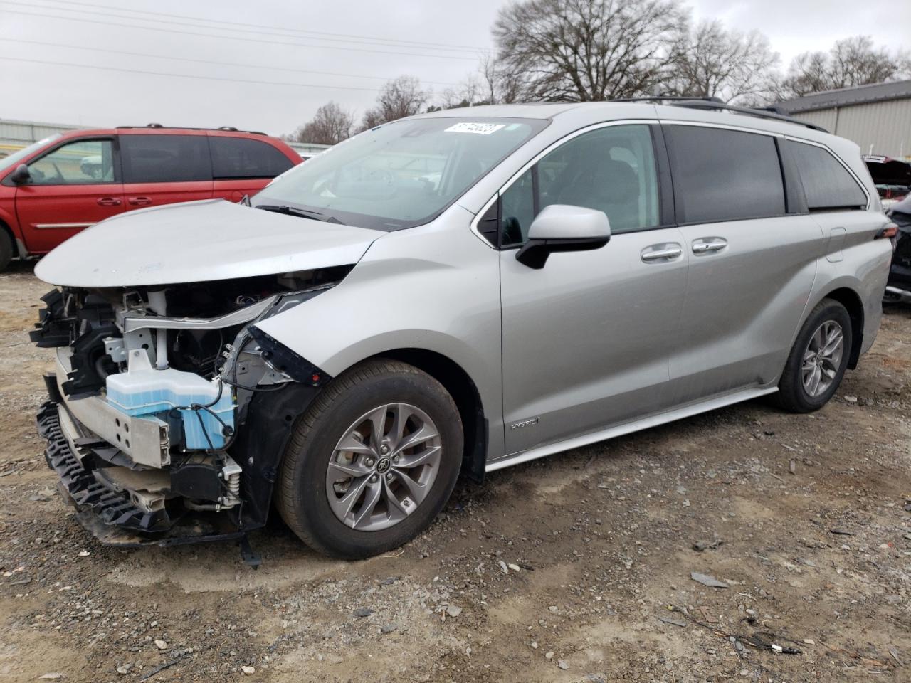 2021 TOYOTA SIENNA XLE  (VIN: 5TDJRKEC9MS063691)