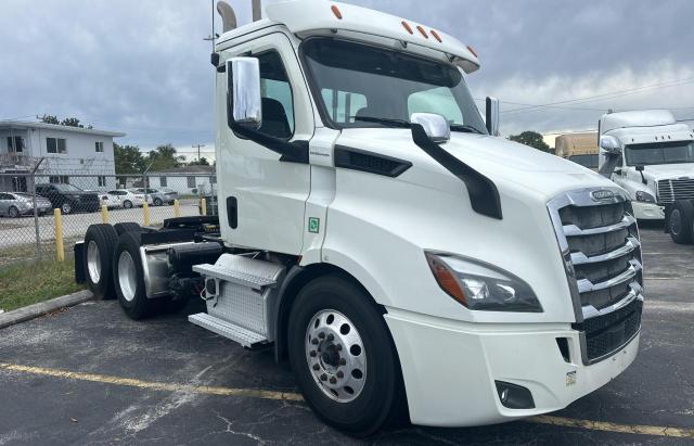 2019 FREIGHTLINER CASCADIA 116 for Sale | FL - MIAMI NORTH | Fri. Jan ...