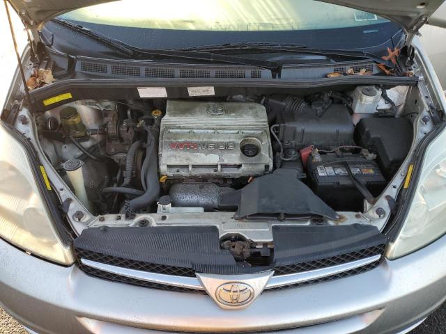 2004 Toyota Sienna - Image 12