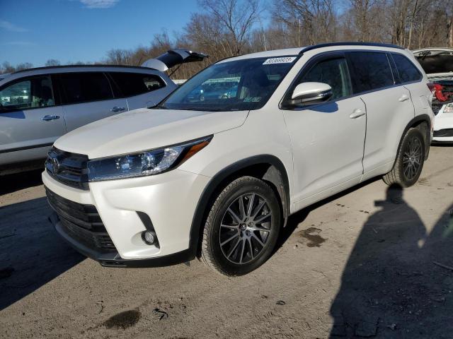 2017 Toyota Highlander SE