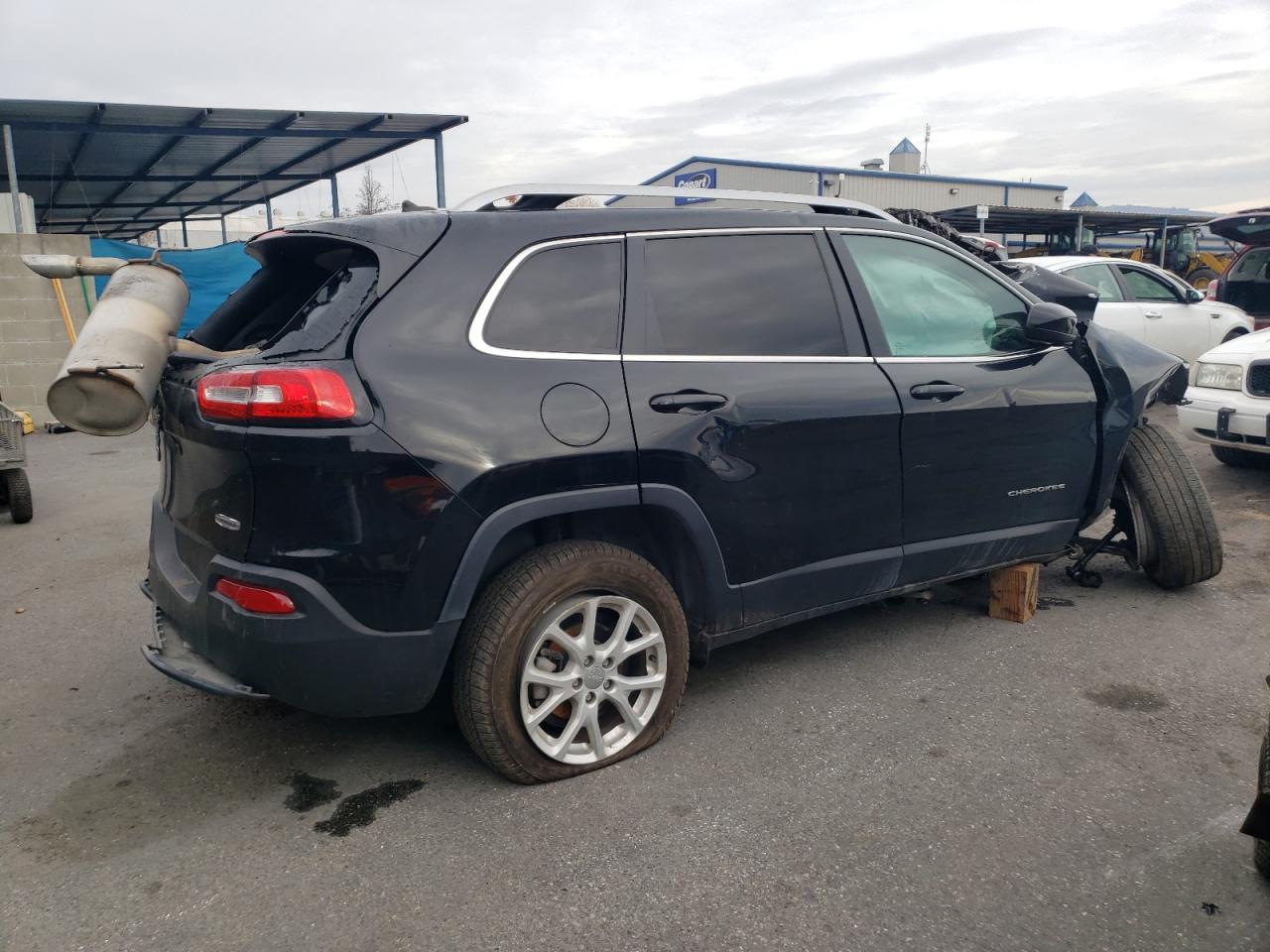 1C4PJLCBXJD572780 2018 Jeep Cherokee Latitude