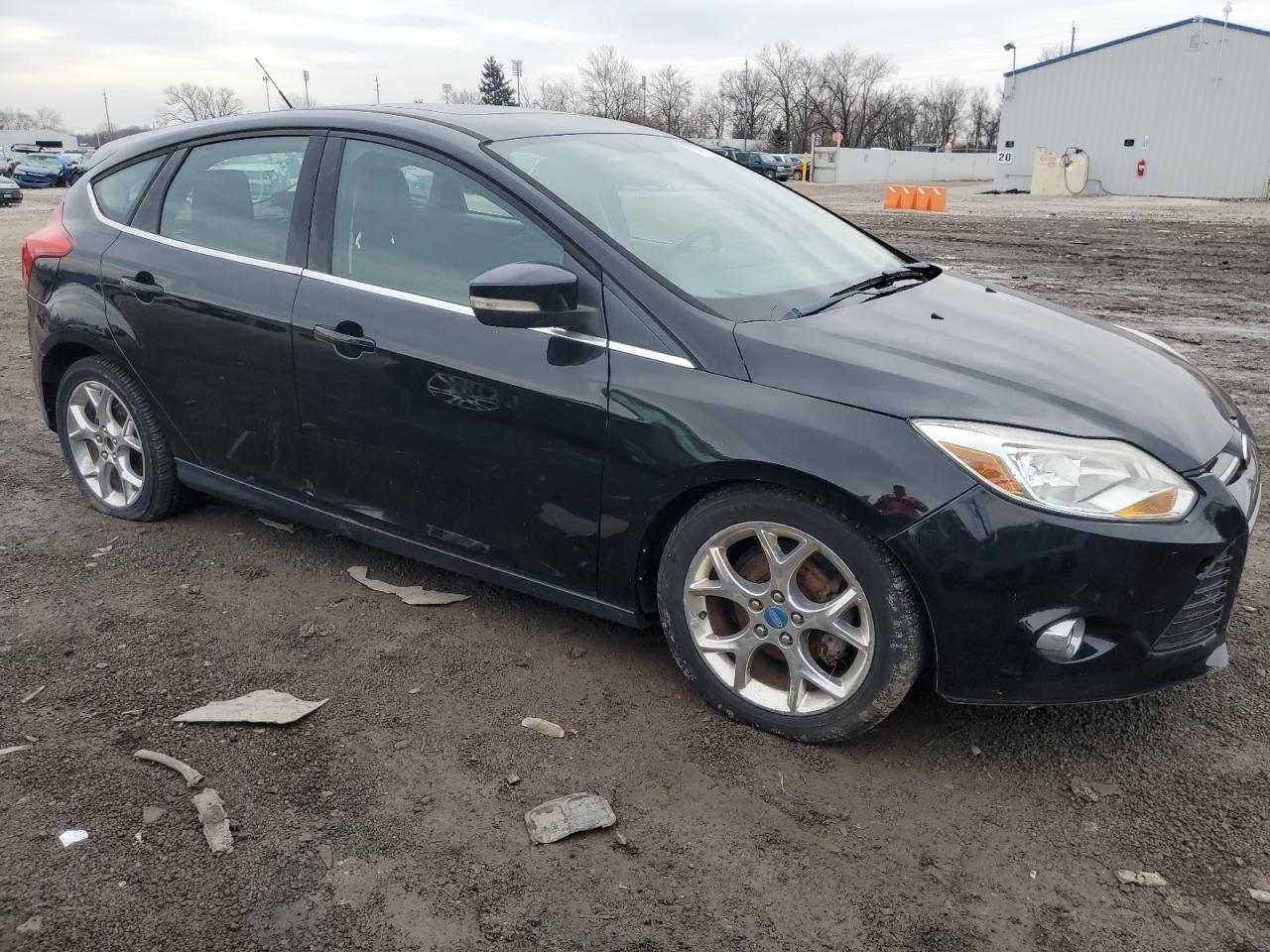 1FAHP3M21CL272657 2012 Ford Focus Sel