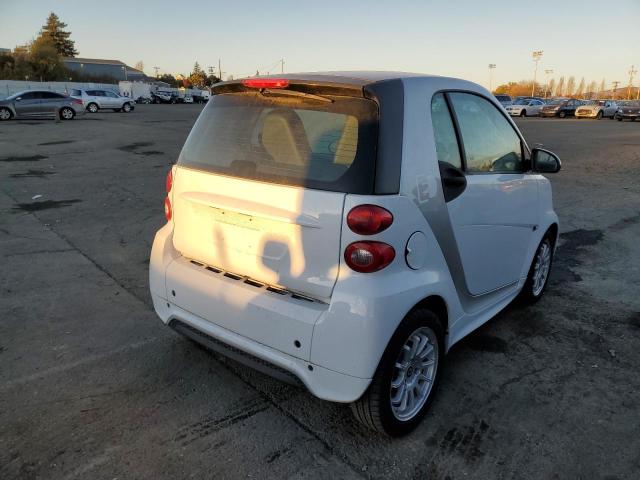 VIN WMEEJ9AAXEK731708 2014 Smart Fortwo no.3